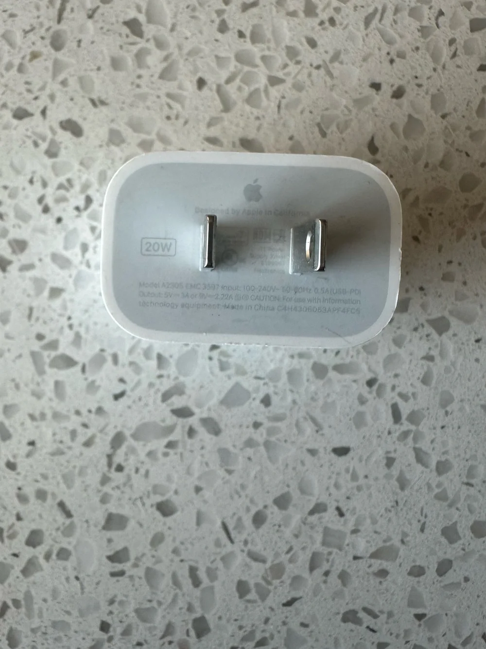 APPLE 20w White USB-C Wall Charger and Braided USB-C Cable